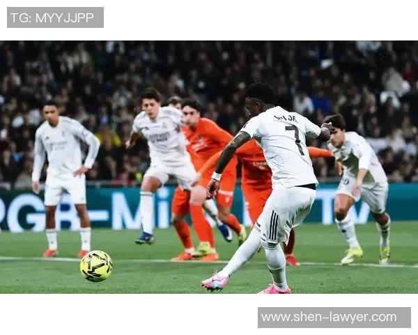 欧冠激战:皇马与拜仁1比1平局补时进球点燃全场激情